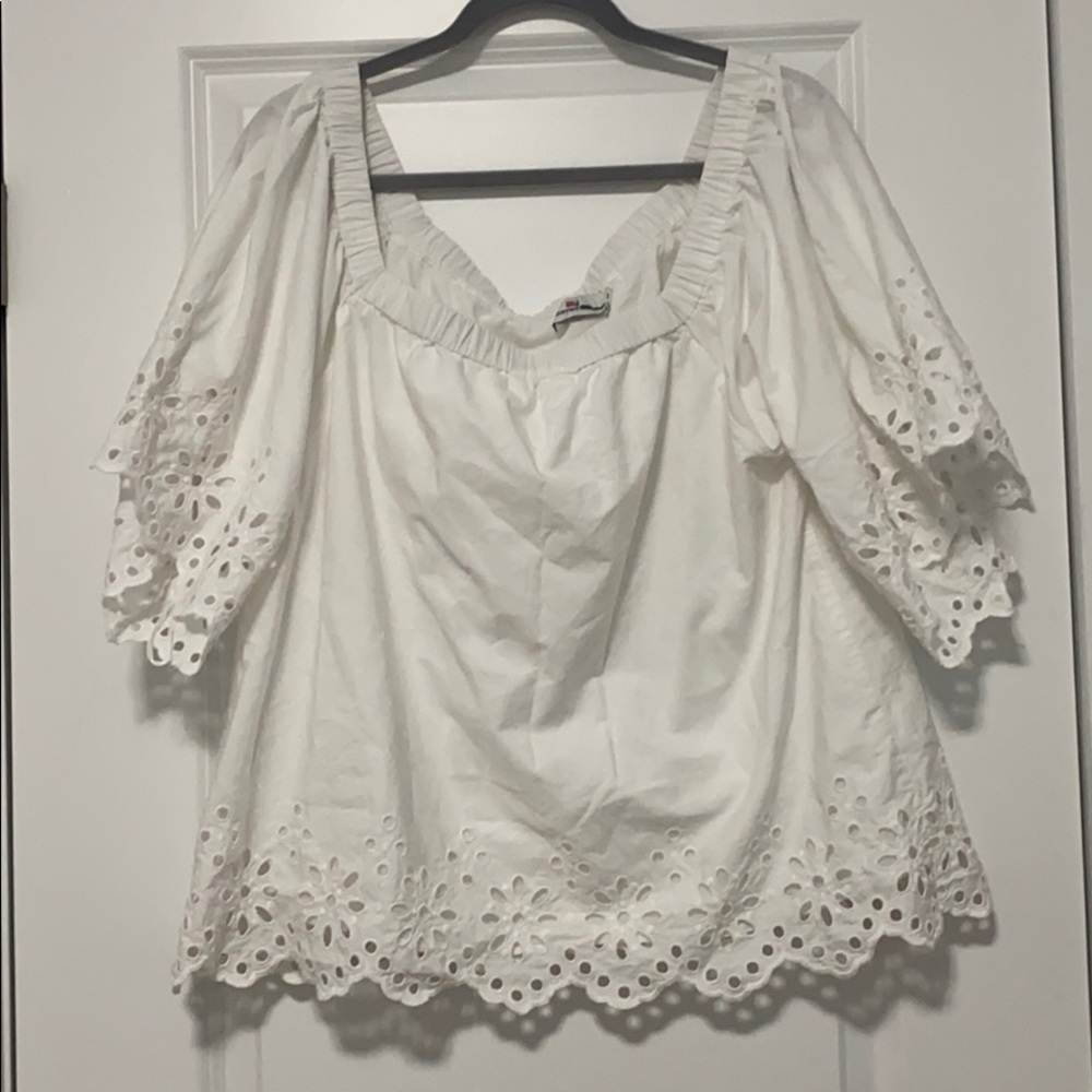 Vineyard Vines off the shoulder White Blouse